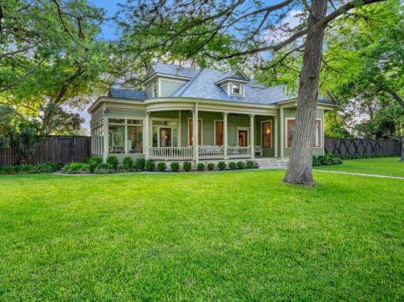 116 Pecan St – Downtown Boerne