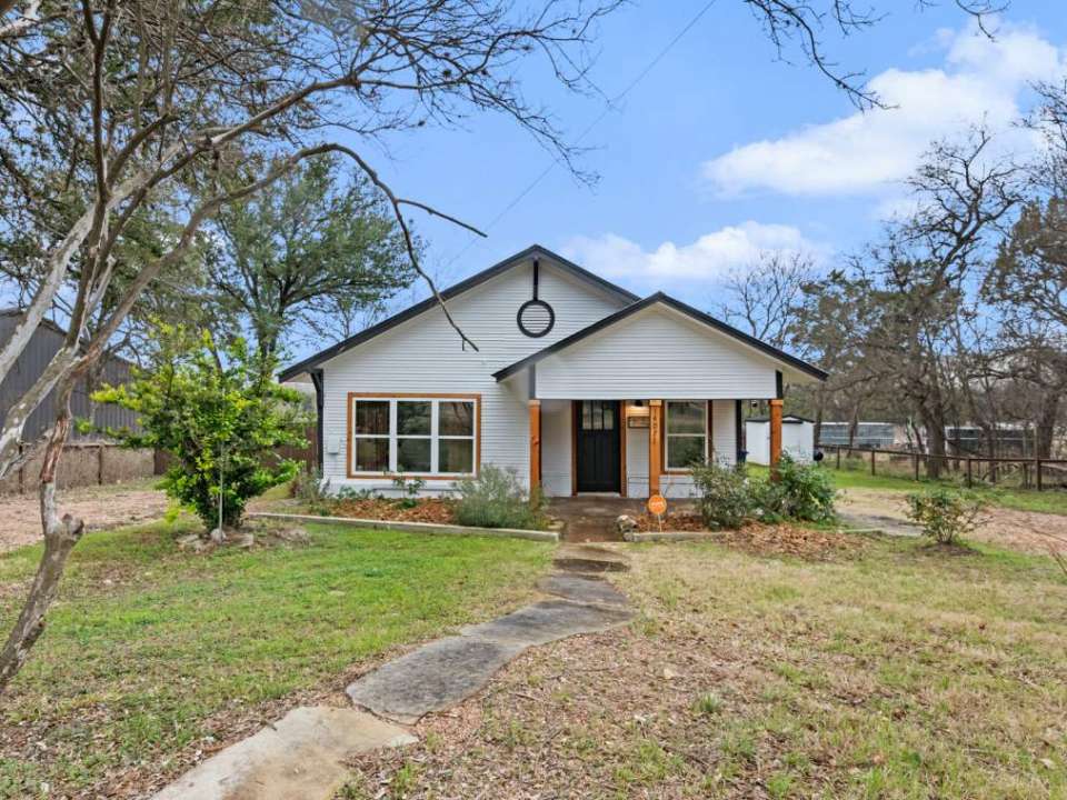 14071 FM 306 – Canyon Lake