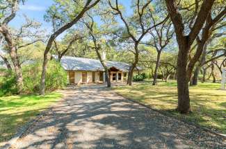 115 Cherokee Lane – Hill Country Village