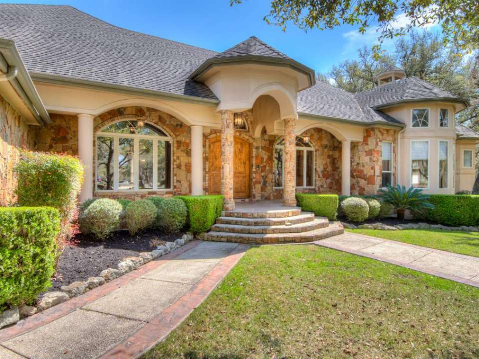 8210 Jamestown Square – Boerne